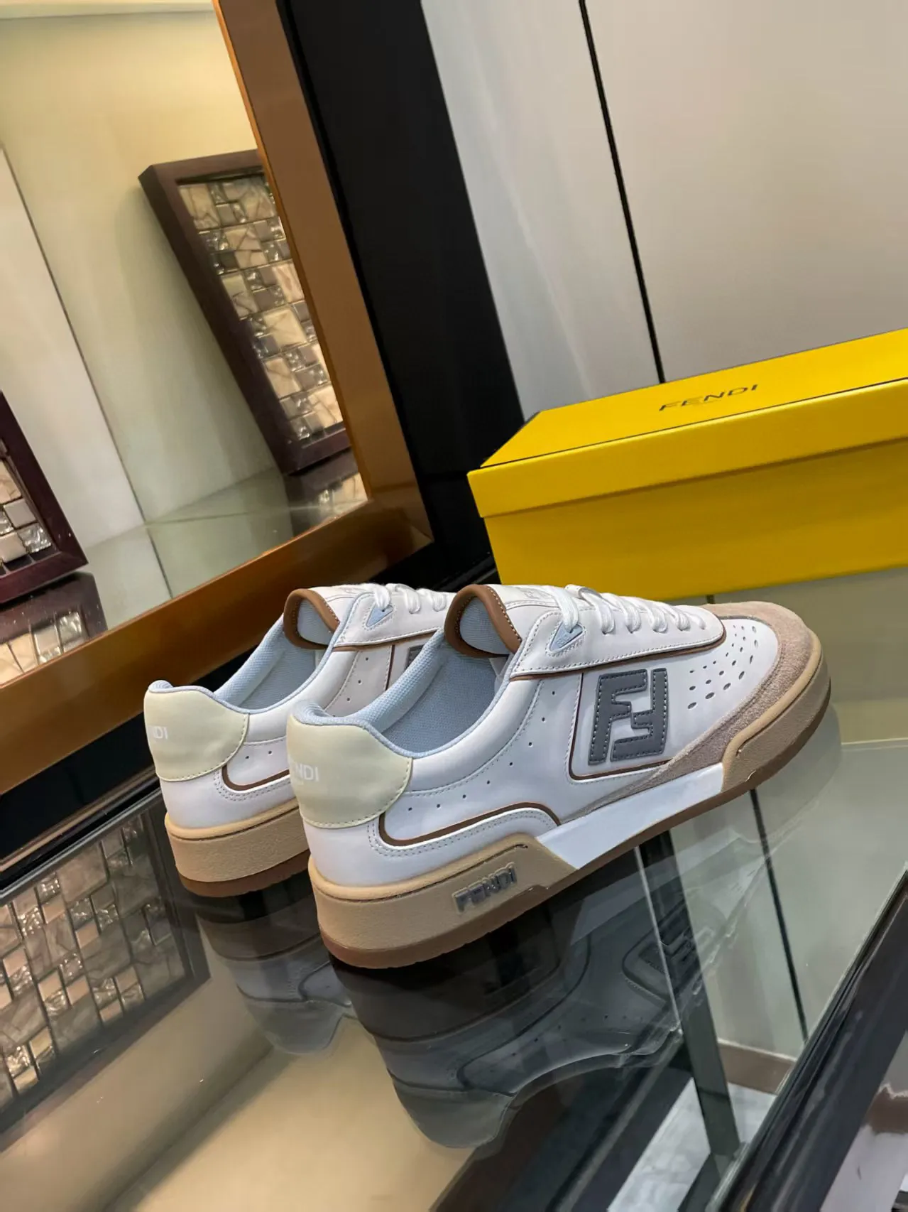 Factory price: 600💰Top version for couples Fendi 2025 New Year Hot Series [Couples👫Casual Sports Shoes] FD match Original Purchased One to One Reproduction The first sports shoe fendi match created by designer Kim Jones and Donkey Brand Trainer basketball sneakers, fresh blood injected with FF retro design Super good-looking and versatile, the upper is made of cowhide and cowhide splicing combination, with raised double F on the side The logo lining is made of terry velvet ✔️ Super soft on the feet, lightweight, comfortable to match with sweatshirts, Fabric: Cowhide ➕ Cow color matching, Outsole: Original open mold multi-color color matching sole, Packaging: Original full set of packaging, Size: Women's 35-40 / Men's 38-44, customized 45